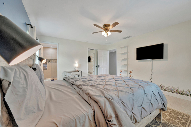 Room 5, ZenHomes in Central Brandon, Hillsborough