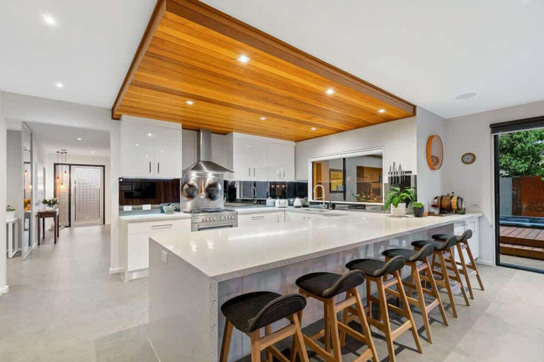 Room 4, Villa Verde Luxury By The Golf Course, Melbourne
