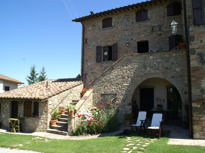 Others 3, Nice apartment with pool and beautiful garden, Perugia