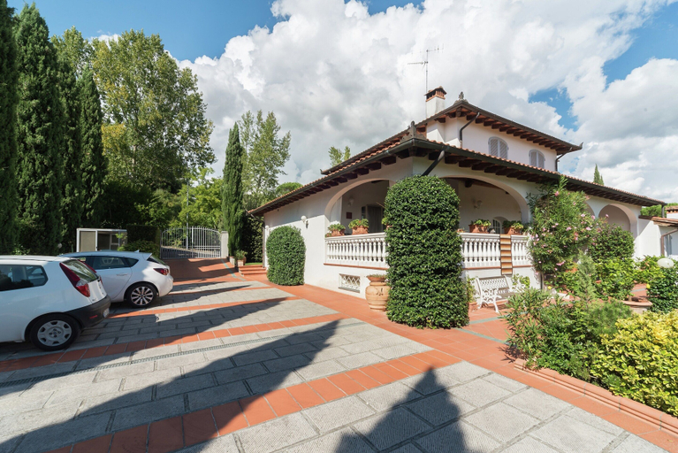 Property grounds 4, Villa in Tuscany With Pool Near Certaldo, Florence