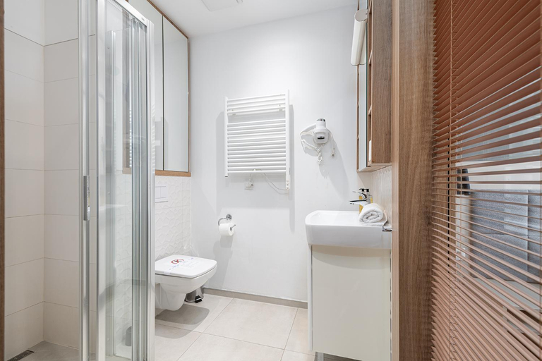 Bathroom 3, RentPlanet - Apartamenty Wolska, Warsaw