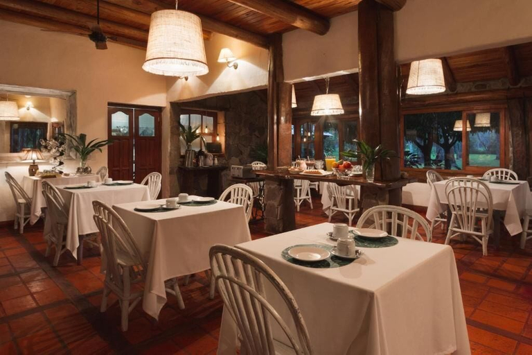 Dining, Nandereta Lodge, San Martín