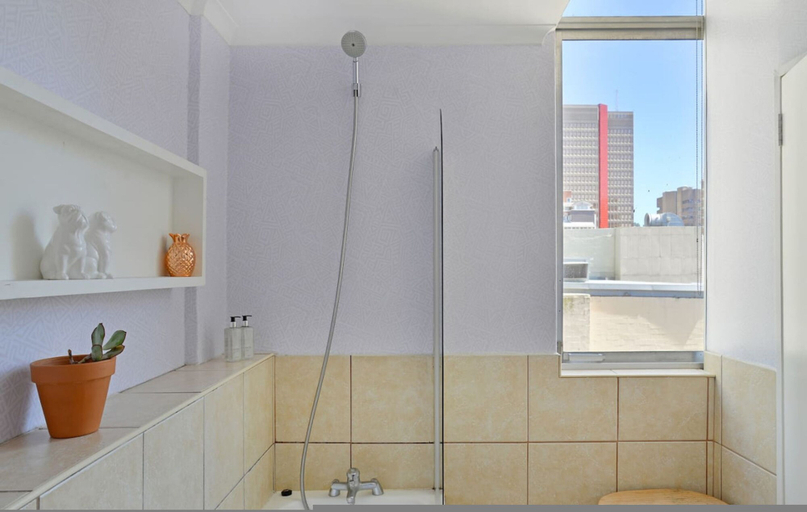 Room 4, Refined City Living Sunny Pool Gym Facilities, City of Cape Town