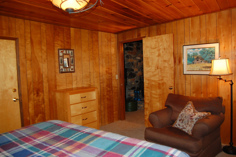 Interior 4, Squirrel's Nest, Mariposa
