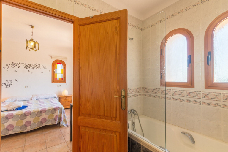 Room 3, Cozy Villa With Private Pool, Baleares