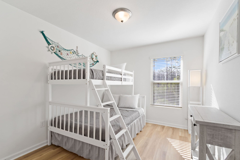 Room 5, NEW Sleeps 7 Beach Fun Dining Palmaway, Baldwin