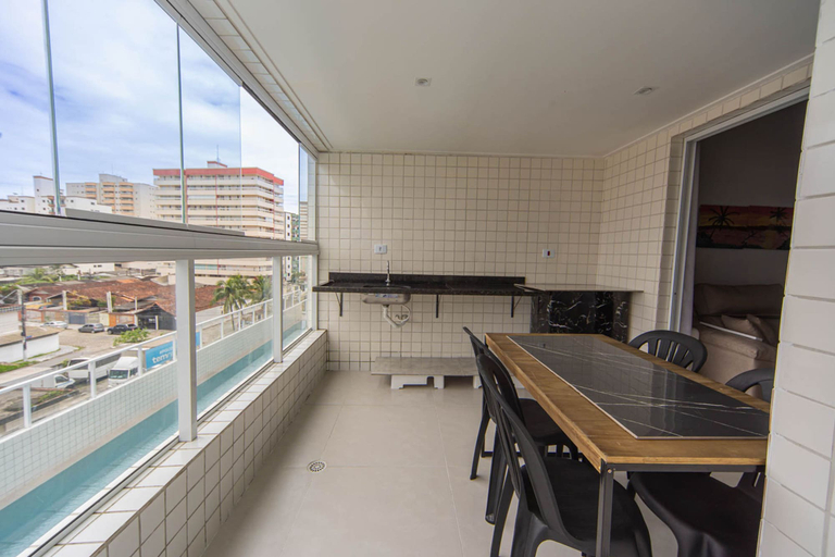 Room 2, Apto com Garagem e Varanda a 450m da Praia, São Vicente