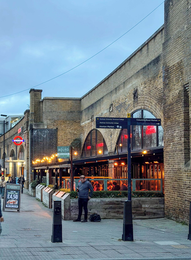 Room 5, Spacious Studio in a Converted Warehouse Shoreditch, London