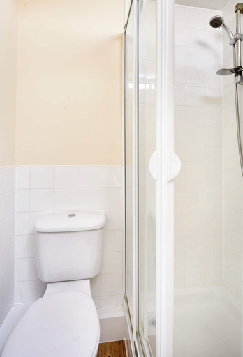 Bathroom 4, Ty Willis House, Gwynedd