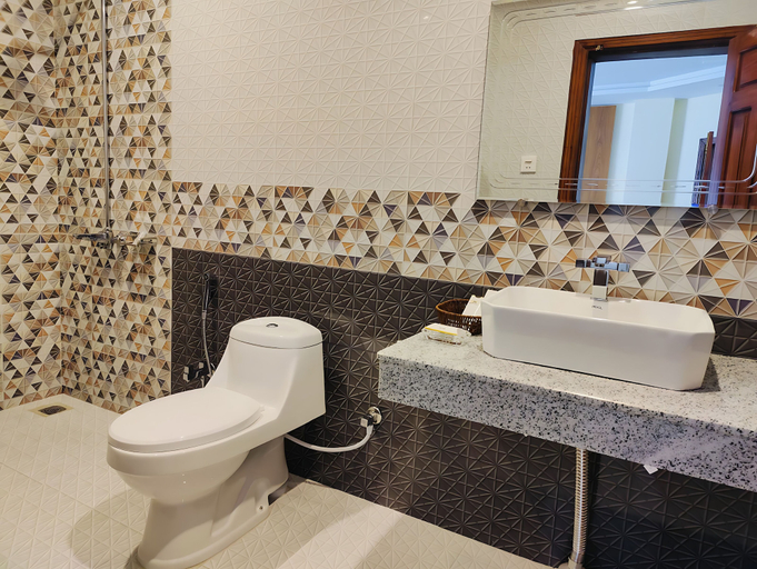 Bathroom 3, Pinemont Hotel, Rawalpindi