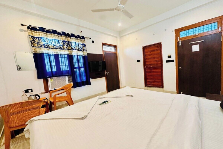 Room 5, Hotel Aparna Palace, Faizabad