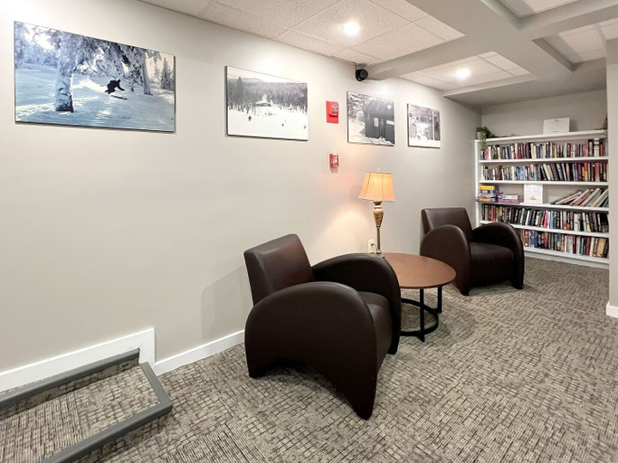 Interior 2, Mt Green 2-f06, Rutland
