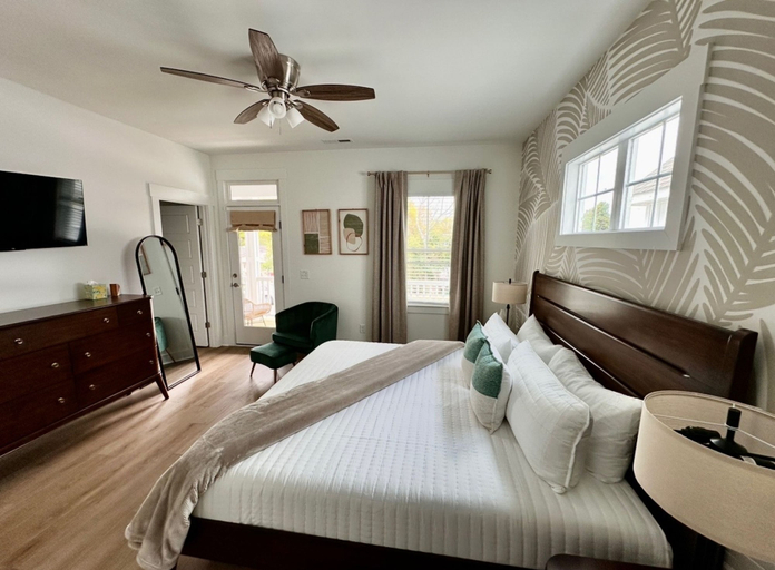 Room 4, Dreamland, New Hanover