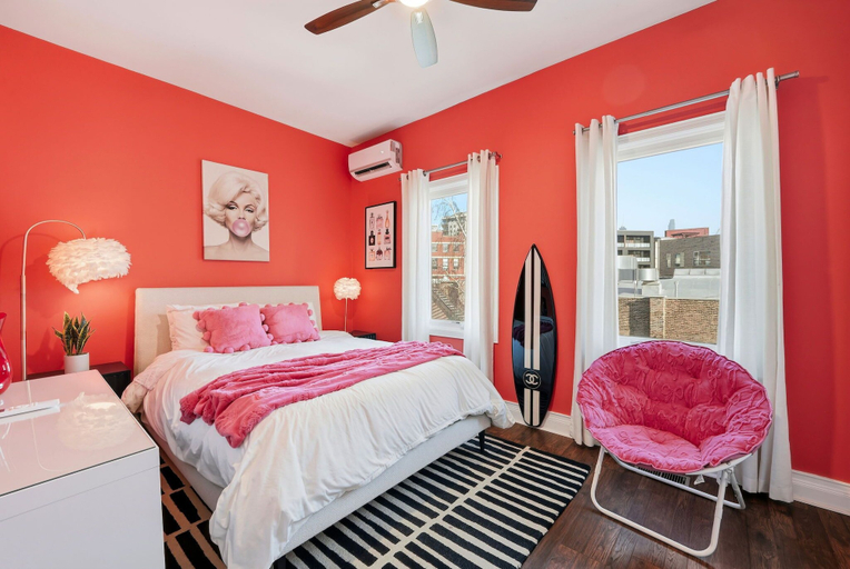 Room 4, River West Modern 4-bd Home With Patio Balcony, Cook