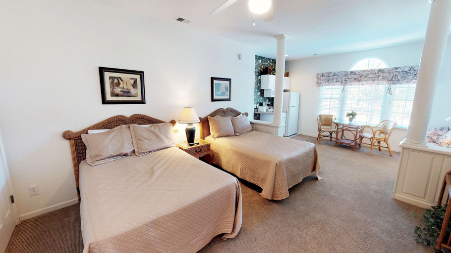 Bedroom 2, Champions Unit 3414, Brunswick