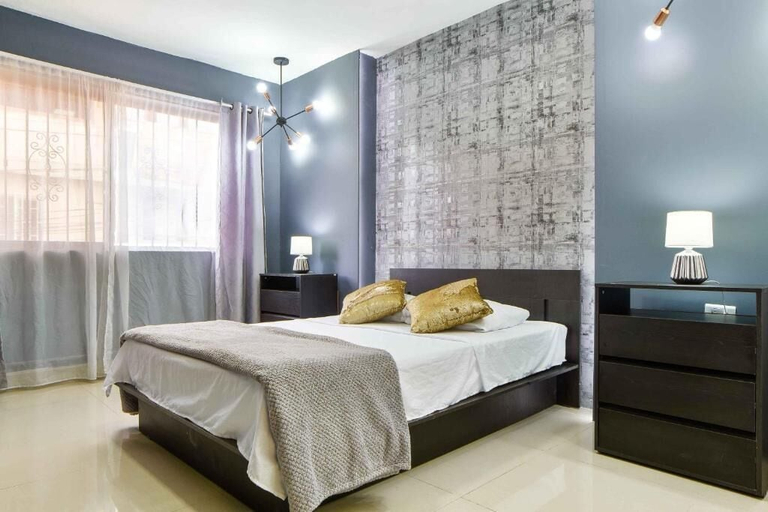 Room 5, 5BR by Lleras Park w Arcade & Foosball, Medellín