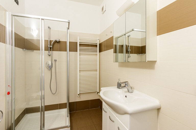 Room 4, Candiani Building - Elegant 2-level Apartment With 3 Bedrooms, Milano