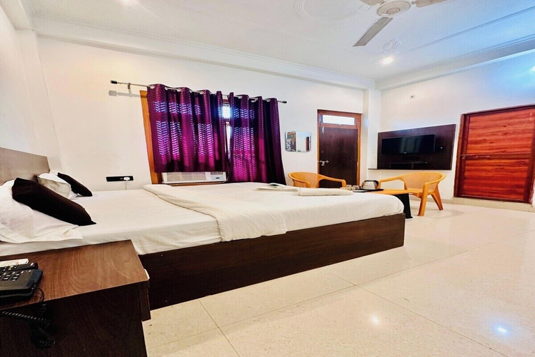 Room 1, Hotel Aparna Palace, Faizabad