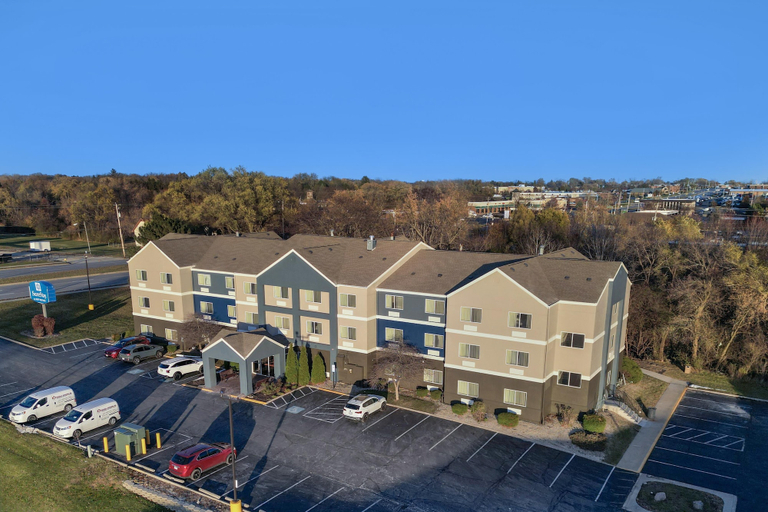 Exterior & Views 2, SureStay by Best Western Mount Pleasant Racine, Racine
