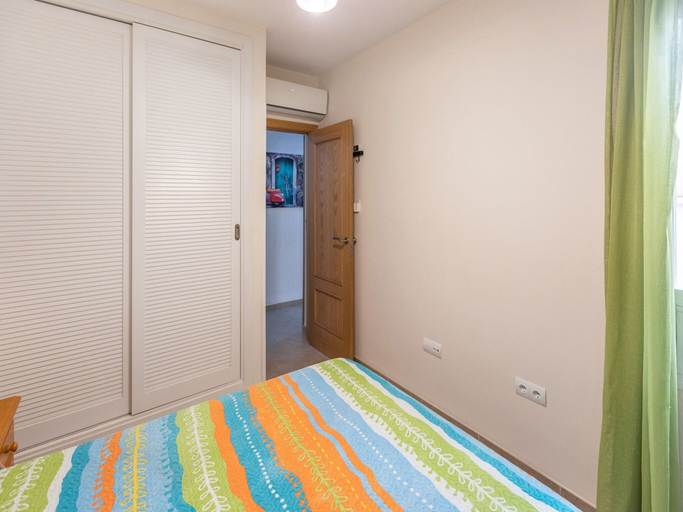 Room 4, Sunny Apartment Near Paseo, Almería