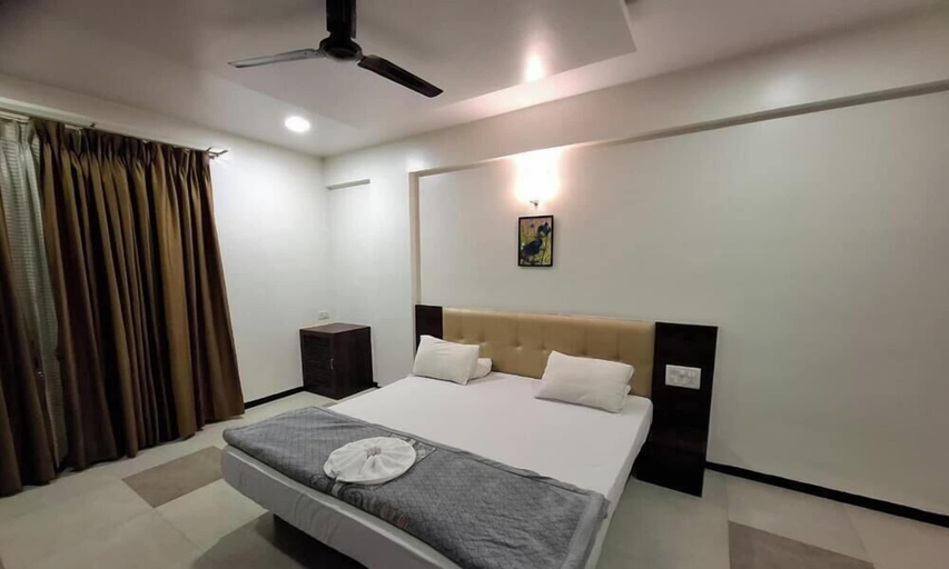Bedroom 3, Hotel Pride Executive, Satara