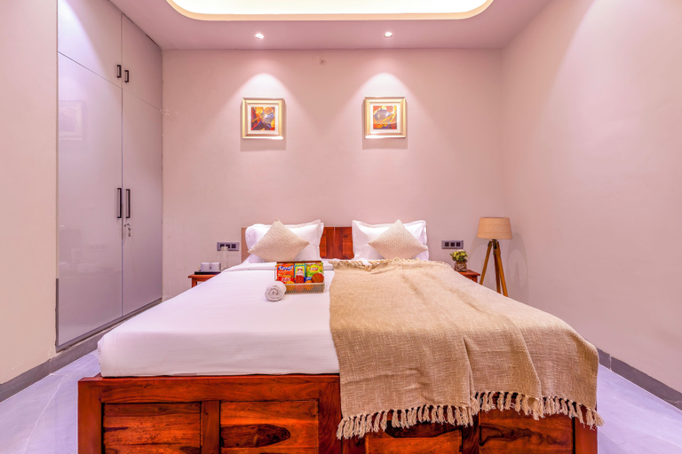 Room 3, Alaya Stays Radhika 2BHK Apartment, Gautam Buddha Nagar