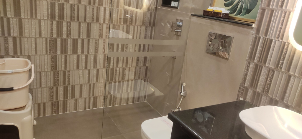 Bathroom 5, HOTEL PALLAVI GRAND, Panchkula