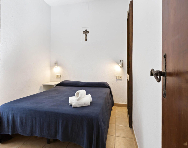 Room 2, Apartment in Spain by Sandy Beach & Sea Views, Girona