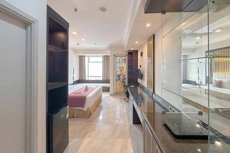Room 3, Lavish And Comfy Look Studio At Grand Sungkono Lagoon Apartment, Surabaya