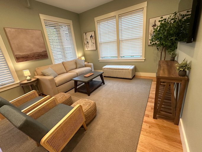 Room 3, Brand New Construction! 3 Unit/5 Bed Property, Newport