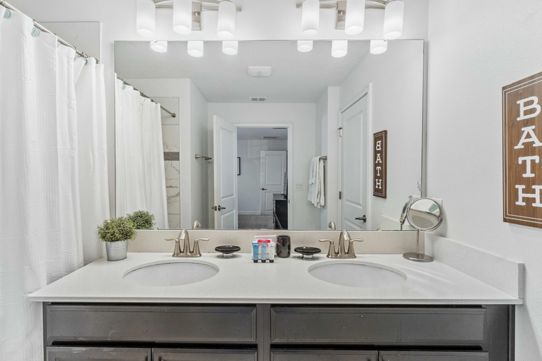 Bathroom 4, 1570 Sandbagger Drive, Osceola