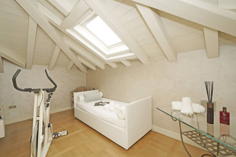 Room 4, Villa San Carlo - Gardagate, Brescia