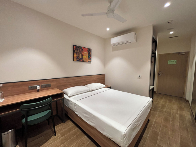 Room 2, Round D Clock, Delhi