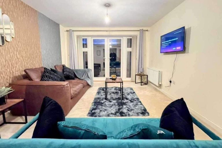 Living area, 3 Bedroom House Sleeps 7 - Pets Ok - Free Parking, Kent