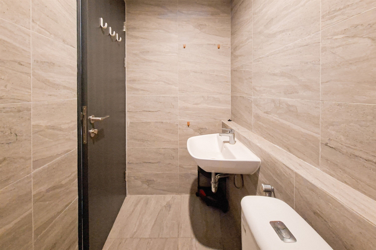 Interior 2, Simple And Tidy Studio Apartment Collins Boulevard, Tangerang