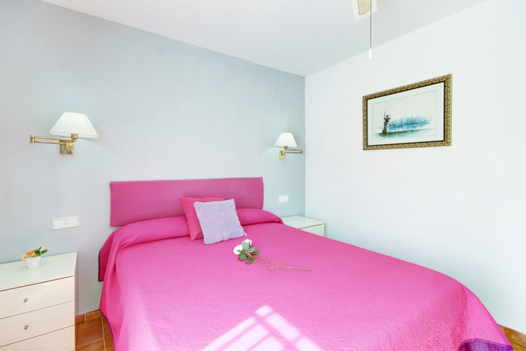 Room 2, Apartment in Roses Near Sandy Beach, Girona