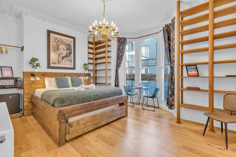 Room 4, Grafton Apartments By My Getaways, Brighton and Hove