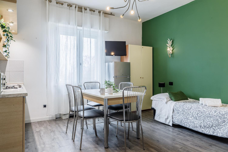 Bedroom 2, Le Dimore Apartments - Garden & Private Parking, Verona