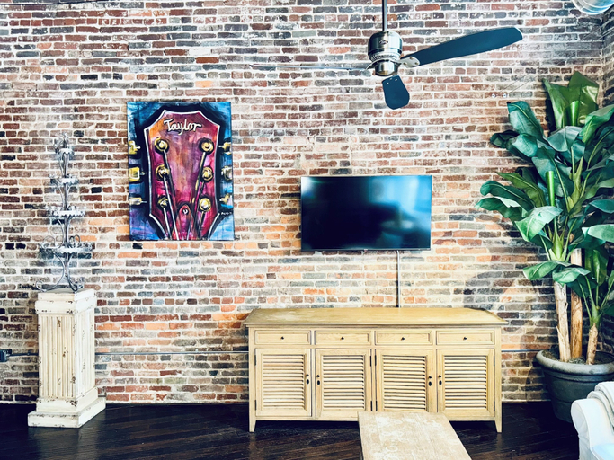 Interior 4, Taylor, Davidson