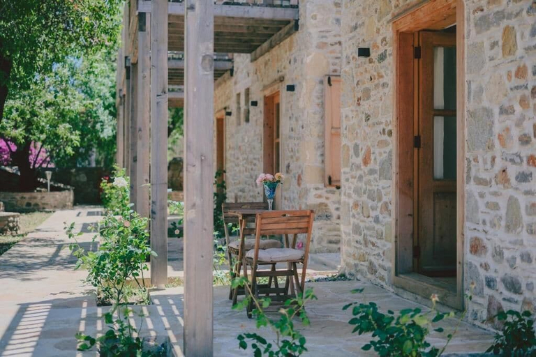 Outdoor dining, Gulhiz, Datça