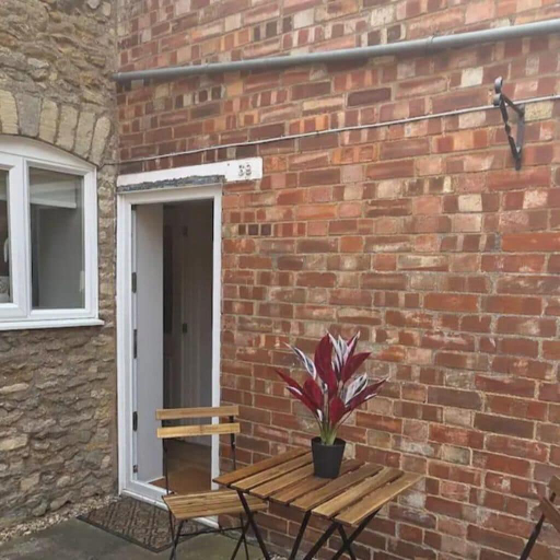 Outdoor dining 5, 2 Bed - Work - Holiday - Pets Welcome - Parking, Lincolnshire