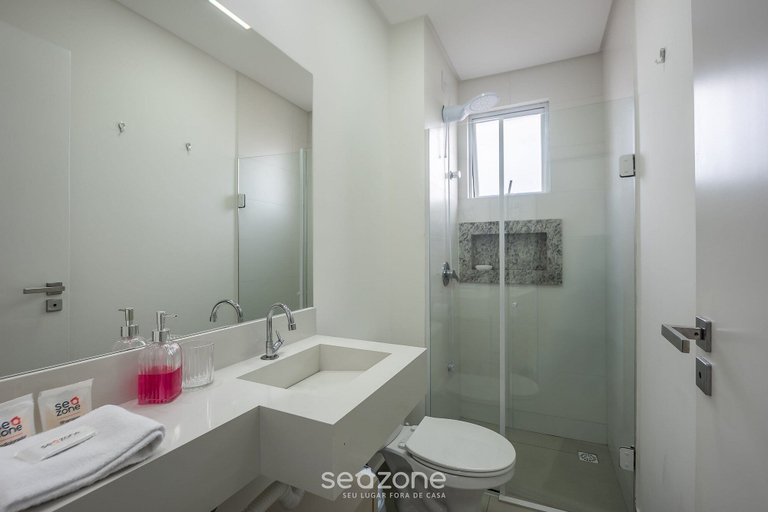 Bathroom, Apt 750m From the sea w/ Balcony & Bbq. Gvt2105, Itapema