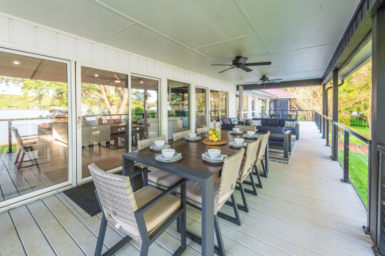Interior 5, Southern Sunrise, Iredell