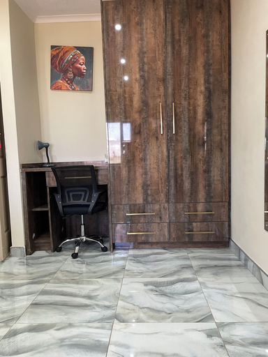 Others 5, Casa Favorita, Harare