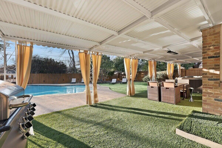 Interior 4, Elegant 5BR Home With Pool, Jacuzzi, Bbq, and Cinema Room, Dallas