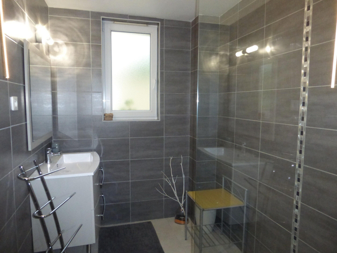 Others 3, Holiday Home in Arromanches by Sandy Beach, Calvados