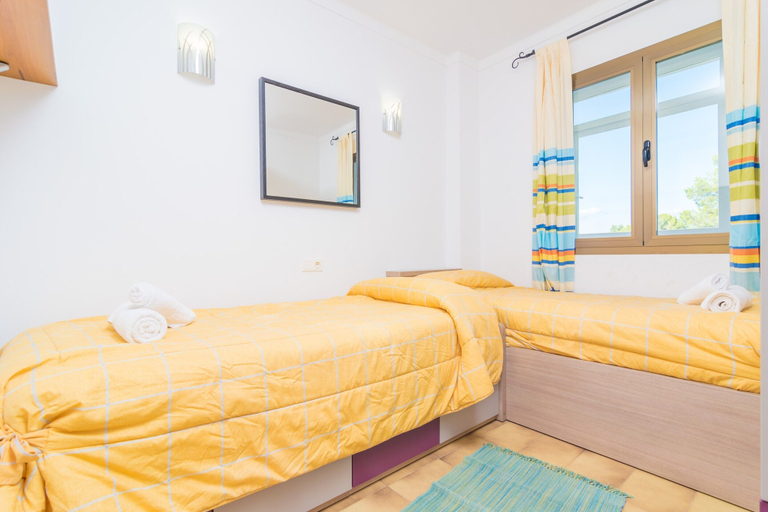 Bedroom 2, La Encina - Apartment In Port D'alcudia, Baleares