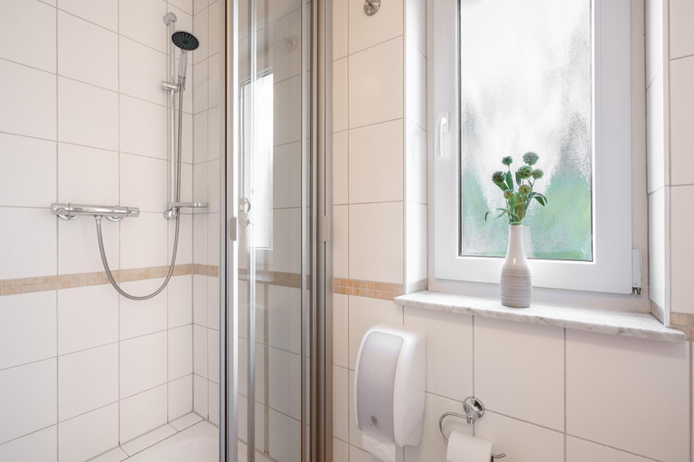 Bathroom 3, Hotelpark Bodetal mit Ferienwohnungen, Harz