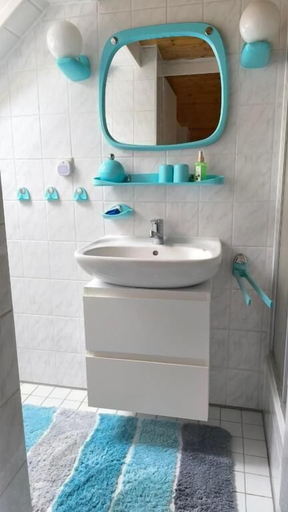 Bathroom 3, Stara Broznja, Spree-Neiße
