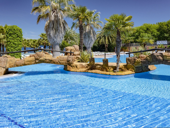 Pool 5, Chalet in Blanes Near the Beach & Pool, Girona